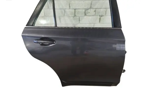 Subaru Outback (BS) Rear door 