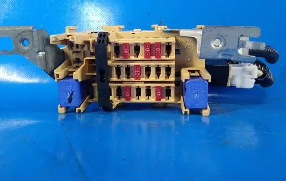 Nissan Sentra B17 Fuse 243111HA0A