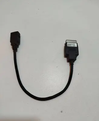 Mercedes-Benz C W204 USB socket connector A0018276704