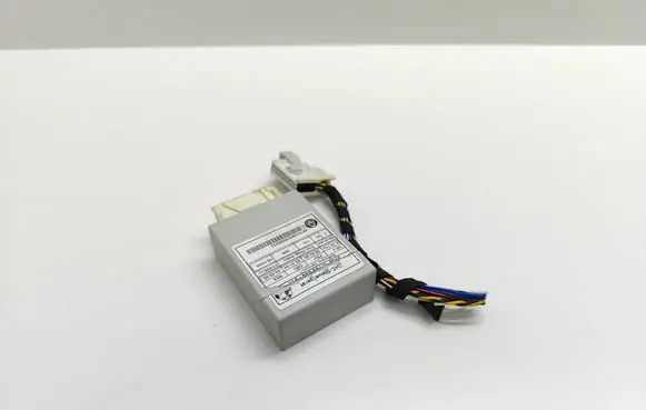 BMW 5 E60 E61 Air suspension control unit module (rear) 6769834 676983401 37146769834