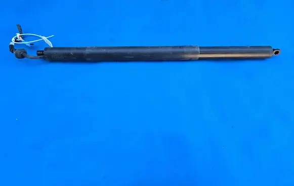 BMW X7 G07 Shock absorber/damper mounting bracket 7441811