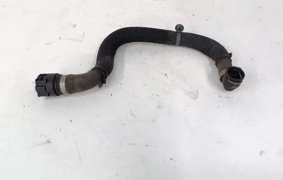 Coolant pipe/hose