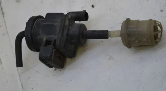 Mercedes-Benz A W168 Turbo solenoid valve A0005450427