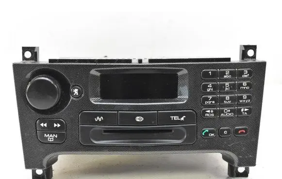 Radio/CD/DVD/GPS head unit
