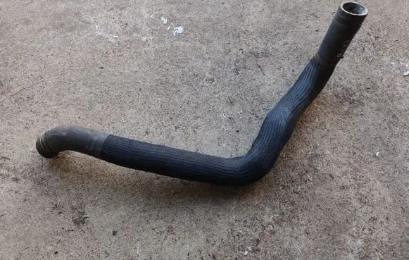 Jeep Cherokee III KJ Engine coolant pipe/hose