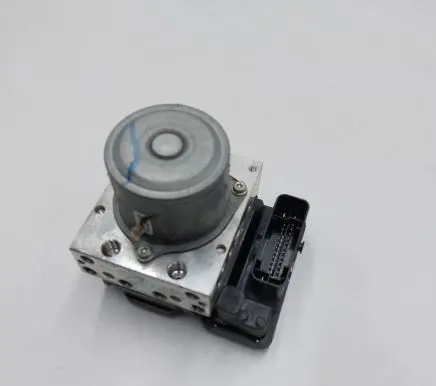Nissan Leaf II (ZE1) ABS Pump 476605SH0A