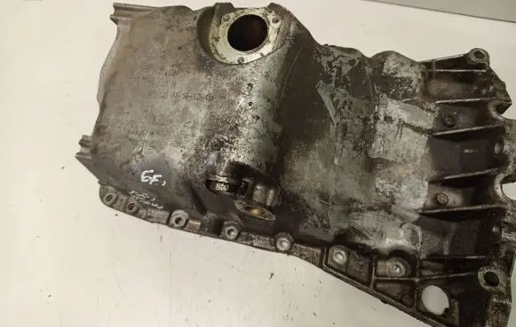 Volkswagen PASSAT B5.5 Oil sump 06B103603N