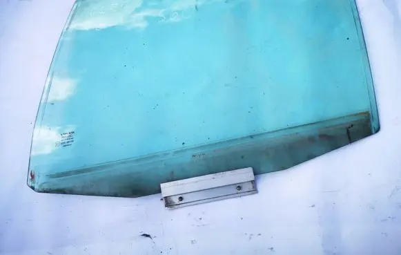 Volvo S60 Rear door window glass