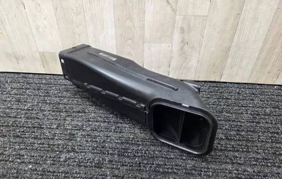 BMW 5 G30 G31 Air intake duct part 7643299 1371764329903 8577168