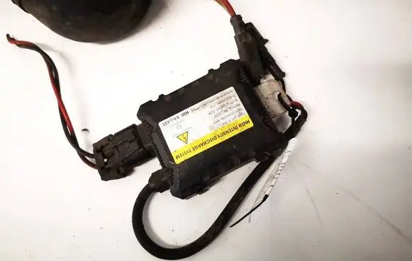 BMW 3 E46 Headlight ballast module Xenon 10R022827