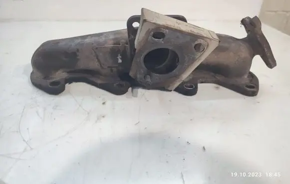 Nissan Qashqai+2 Exhaust manifold