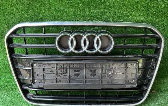 Audi A6 C7 Front bumper upper radiator grill 4g0853653