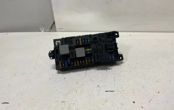 Mercedes-Benz E W211 Fuse module 2115457301
