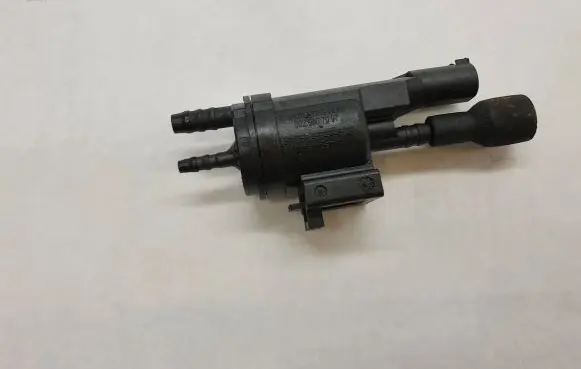 Mercedes-Benz E W212 Turbo solenoid valve A0025407097