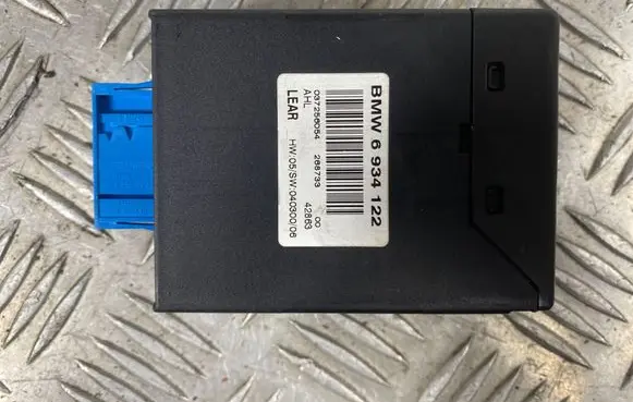 BMW X3 E83 Light module LCM 6934122 268733 037256054
