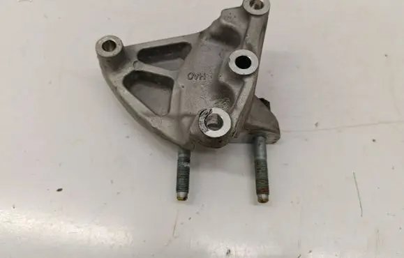 KIA Niro Engine mounting bracket