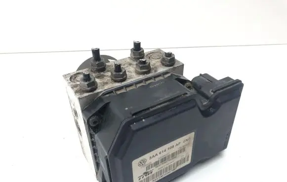 Volkswagen PASSAT B7 ABS Pump 3AA614109AF