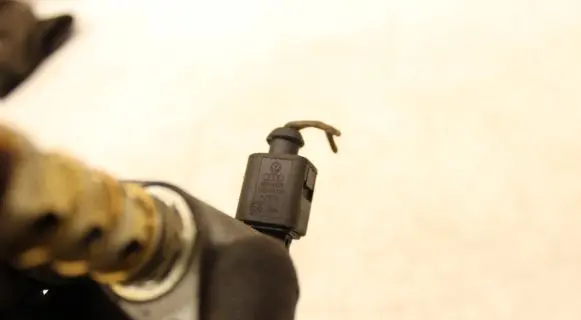 Audi A6 S6 C6 4F Coolant temperature sensor 1J0973702
