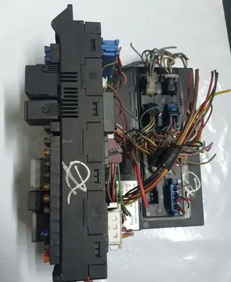 Mercedes-Benz E W211 SAM control unit 2115453901