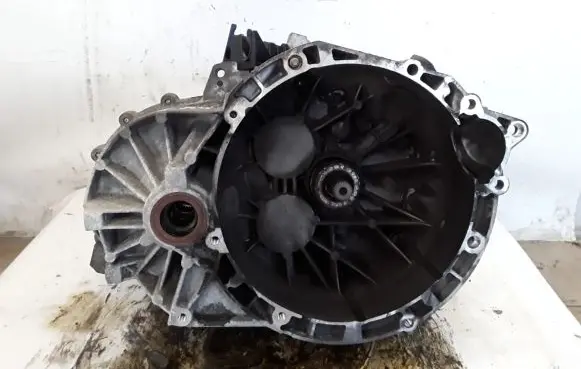 Manual 5 speed gearbox