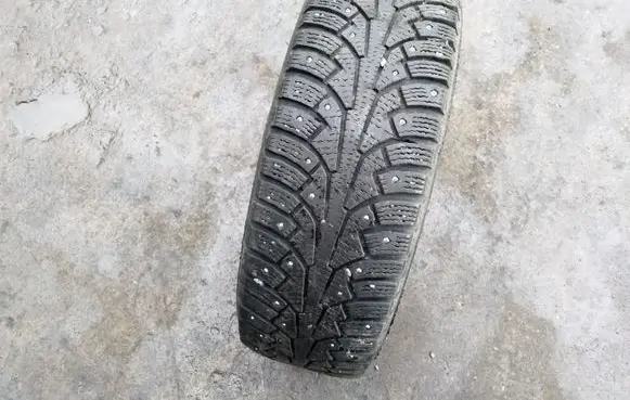 Renault 25 R15 winter/snow tires with studs NOKIAN 19565R15