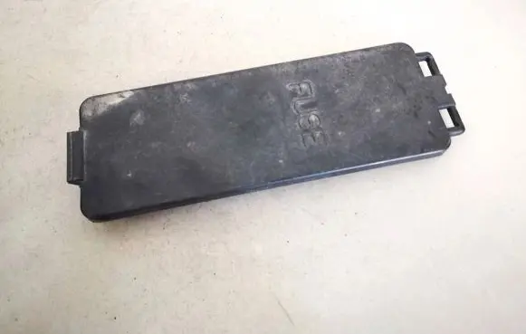 Volvo S70 V70 V70 XC Fuse box cover 9456894b