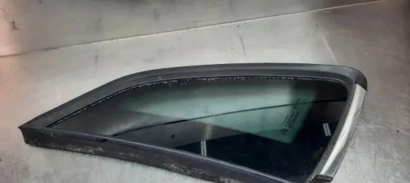 Citroen C4 II Rear side window