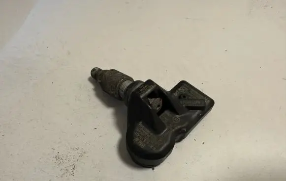 BMW 5 F10 F11 Tire pressure sensor 6874830