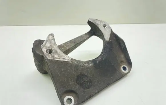 BMW 5 E60 E61 Engine mounting bracket 6761114 46000D1