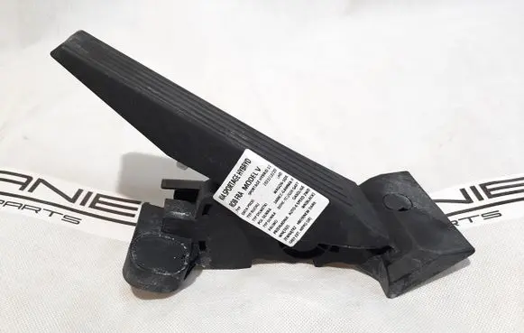KIA Sportage Accelerator throttle pedal 32700-N7100