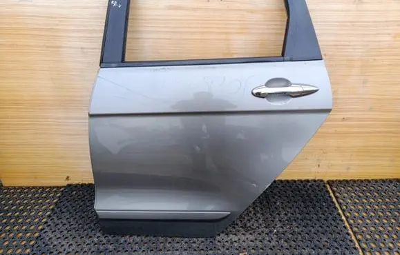 Honda FR-V Rear door