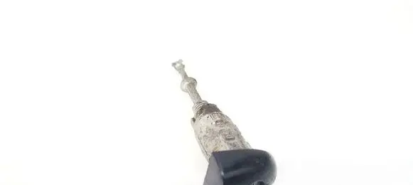 Renault Megane III Front door lock (next to the handle) 