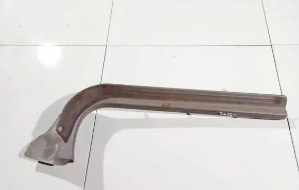 Front sill trim cover