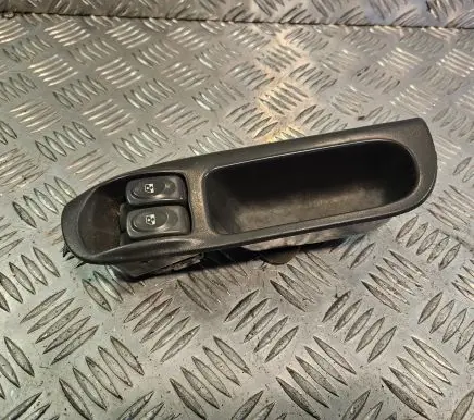 Renault Scenic I Electric window control switch 7700431172