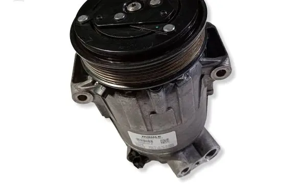 Maserati Levante Air conditioning (A/C) compressor (pump) 00308716