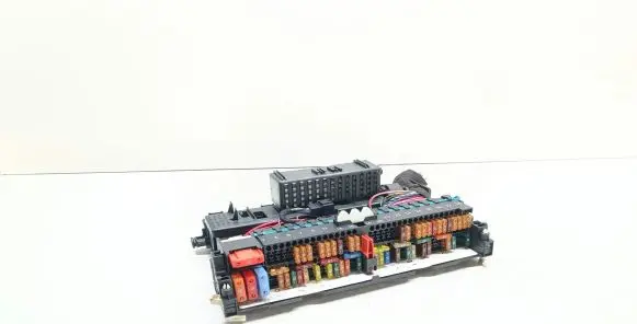 BMW X3 E83 Fuse module 8364542