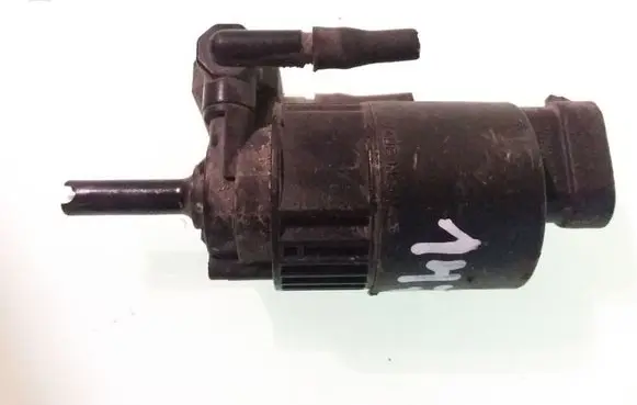Renault Laguna I Windscreen/windshield washer pump 7700821782