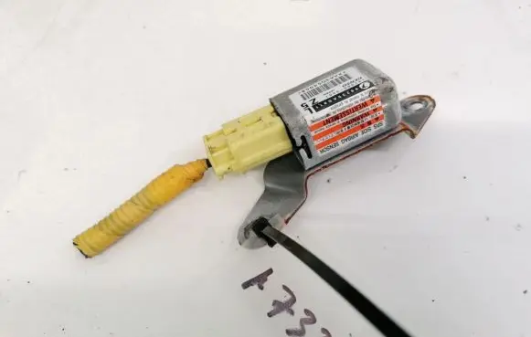 Subaru Legacy Airbag deployment crash/impact sensor 98235AG011 187900-0681