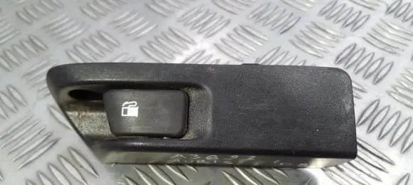 Toyota Auris 150 Fuel tank opening switch 