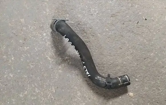 Seat Leon (5F) Engine coolant pipe/hose 5Q0121109S