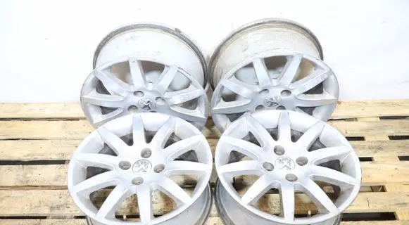 R16 alloy rim