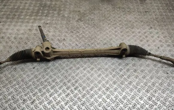 Toyota Auris 150 Steering rack 