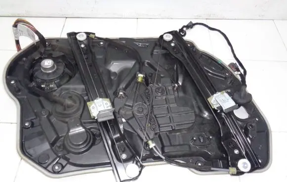 Alfa Romeo Giulia Front door window regulator with motor