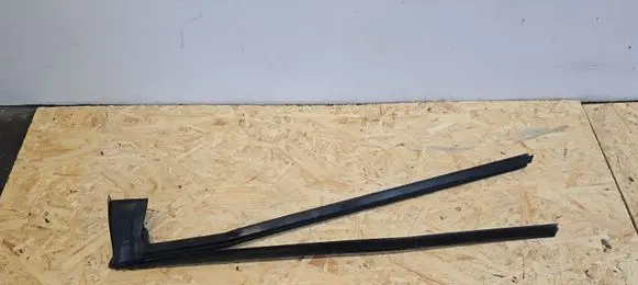 BMW Z4 E85 E86 Rubber seal front coupe door window 51337016637