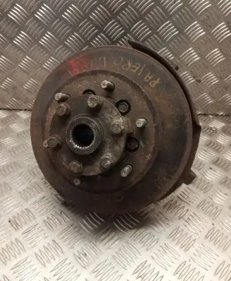 Mitsubishi Pajero Front wheel hub