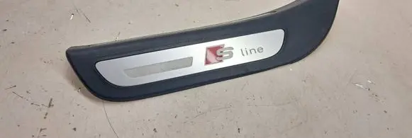 Audi Q5 SQ5 Side skirt rear trim 8R0853375C 8R0853375