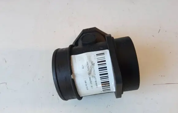 Audi A4 S4 B5 8D Mass air flow meter 0280217117 037906461C