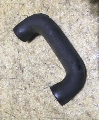 Mercedes-Benz E W124 Air intake hose/pipe 1020944882