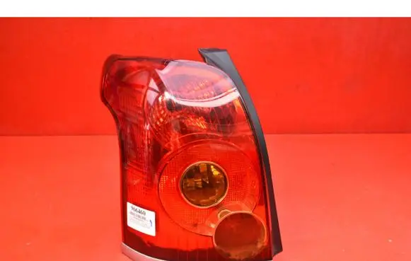 Toyota Avensis Verso Rear/tail lights