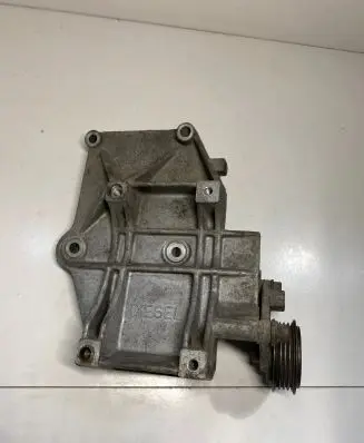 Audi A4 S4 B5 8D A/C compressor mount bracket 028260885A 52394